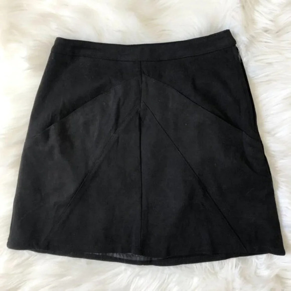 Evie Dresses & Skirts - Evie Vegan Suede Mini Skirt w Pockets XS